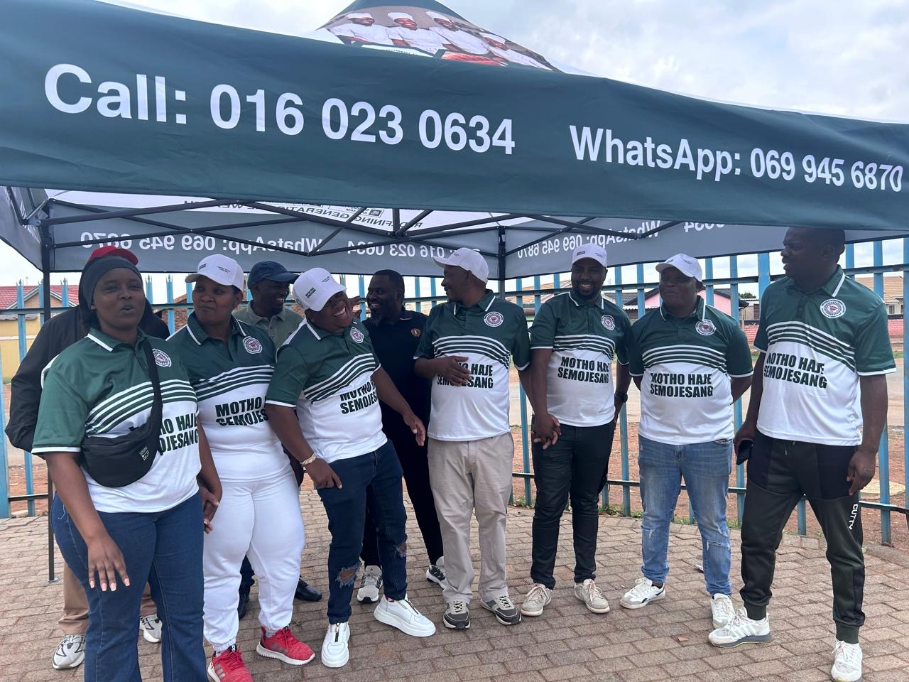 Isicholo Investment Stokvel members and volunteers gathered at the Isinkwa Sethu community tent